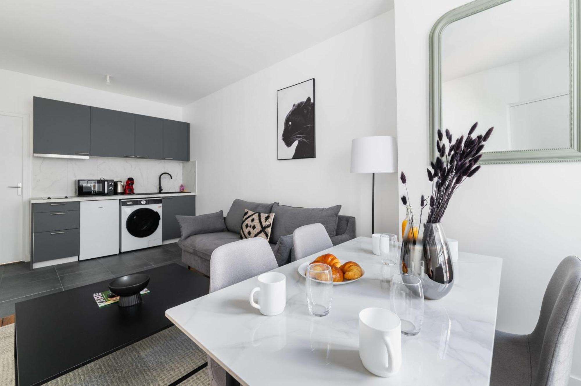 2 Pieces Refait Neuf Metro Jaures - Paris 19 - 4P - Flat-Guest Exterior foto